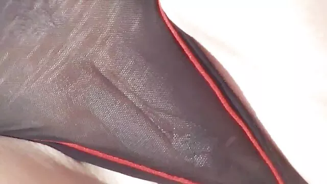 Anyám odaadta Connie-nak a szerelő porno reggelét, és hagyta, hogy elkapja a kacsát.