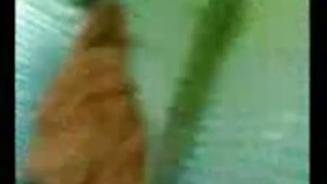 Eli úgy tűnik, hogy egy családi szeksz punci tőle csodálatos test.