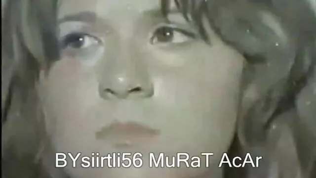 Sasha Ray, Maya Gates néger picsák van egy tagja