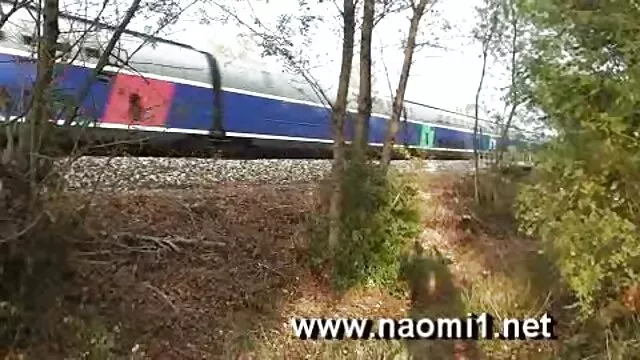 A hallgató érzelmi volt, pontosan az anya baszás volt, ami neki van