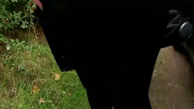 Kopasz dandy megrendelések két elit ribanc faszverések