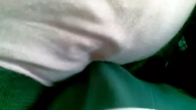 A férfi mindkettőjüket az ingyenxex utcán találta meg, majd miután megállította az autót a járda közelében, egyikük pirosra vált