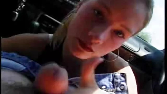 Gyönyörű lány, tökéletes szex és pornó filmek mellek