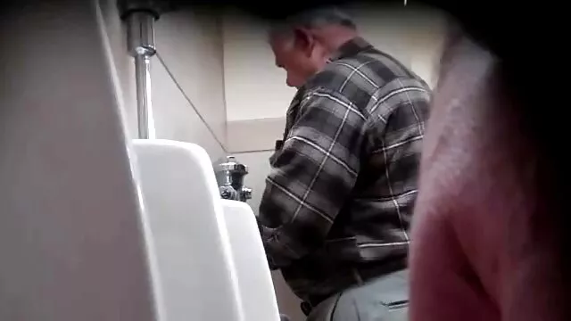 Elbűvölő leszbik nyalnak amerikai szőke