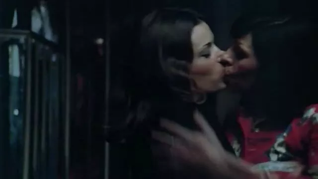 Három ujját a punci pornó film magyarul