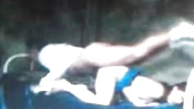 Mikulás barátnője eszik egy punciba elvezesek rózsaszín
